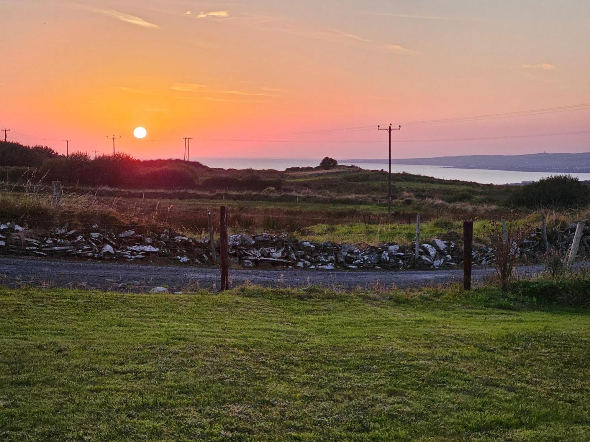 Suaimhneas Guest House Lahinch Bagian luar foto